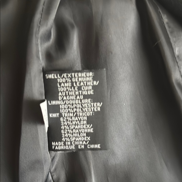 Via Spiga Black Leather Jacket with Streamlined Design - Picture 8 of 9